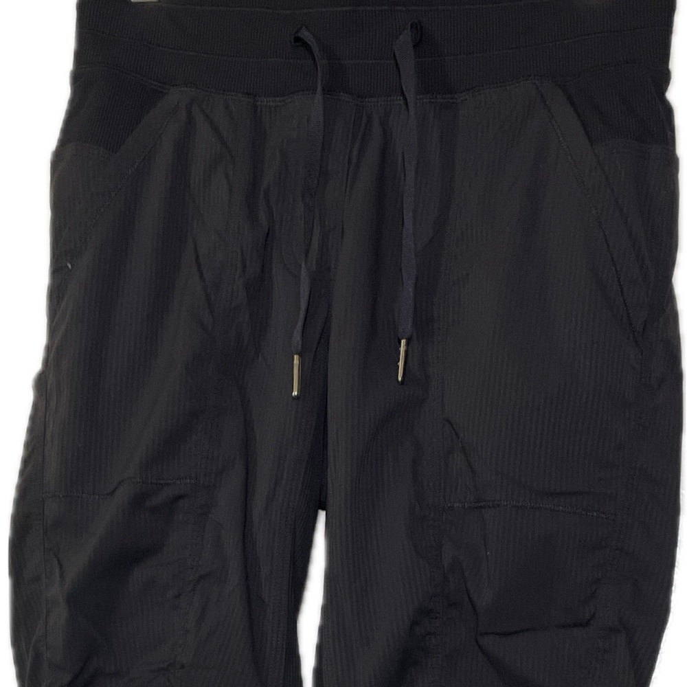 Lululemon dance studio midrise cropped pants